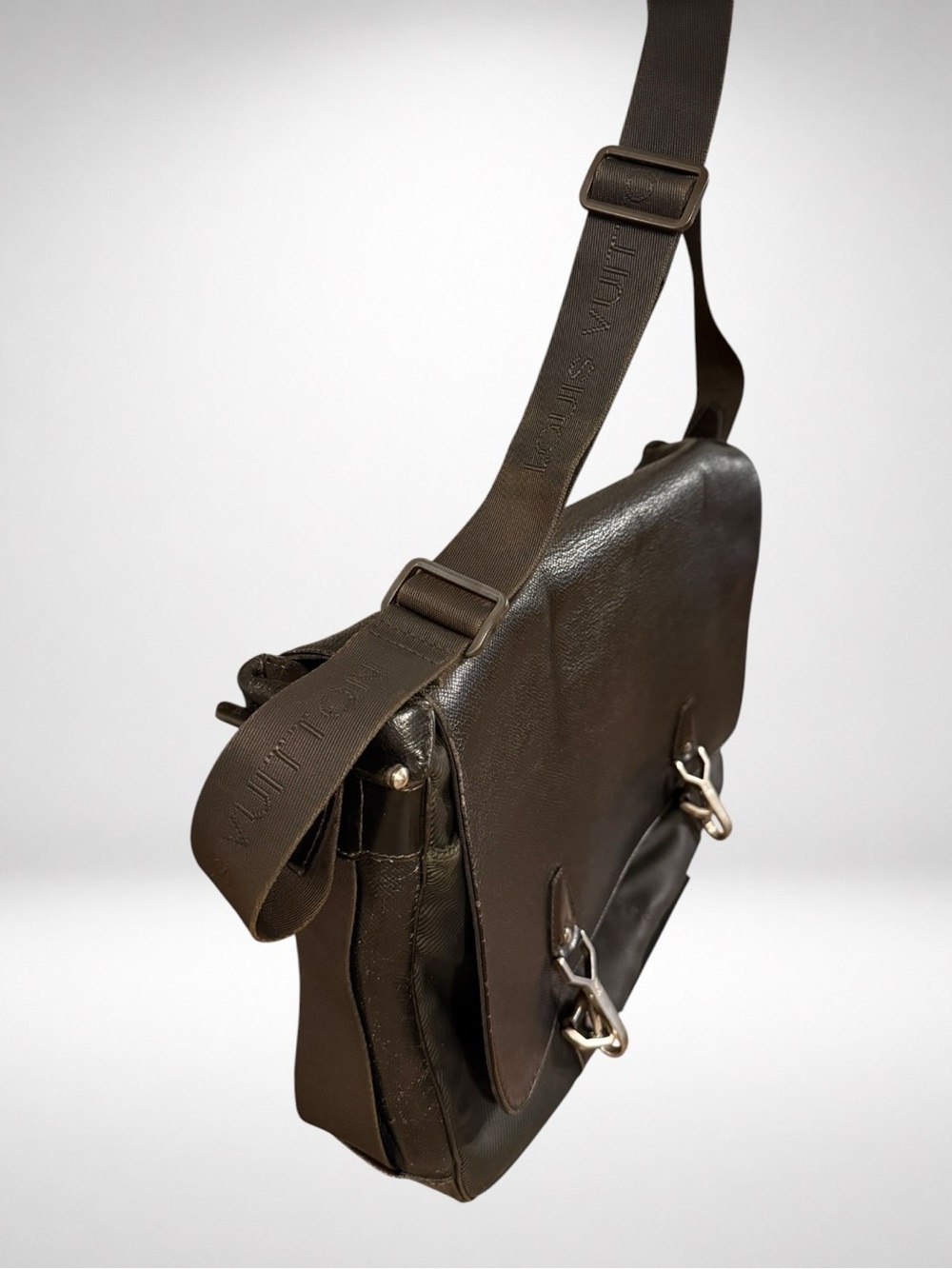 Louis Vuitton Taiga Dersou Messenger Bag Black Leather Crossbody Unisex - Picture 9 of 16